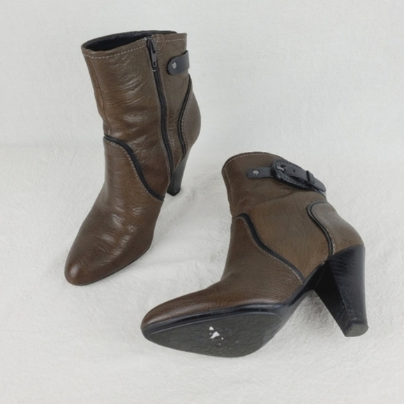Caressa Michelle green leather ankle bootie size 6M - Picture 2 of 15